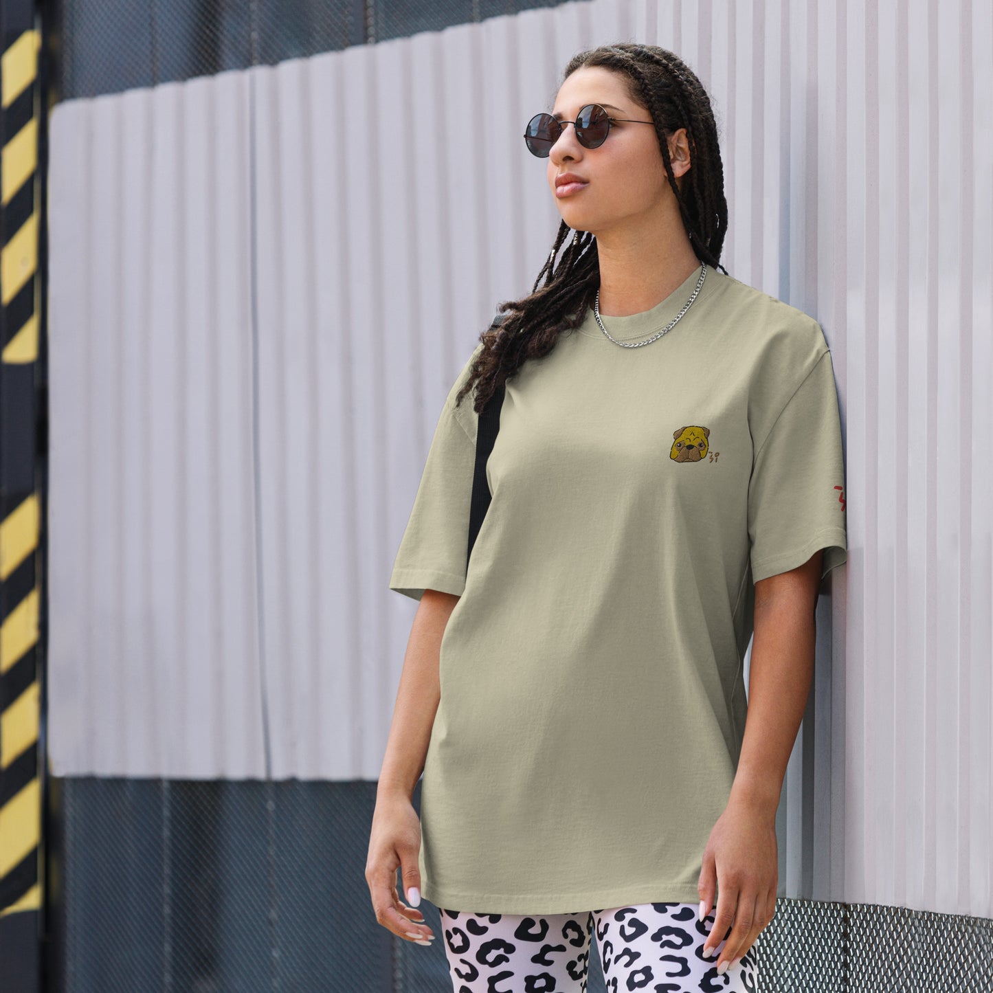 Pug Oversized faded t-shirt