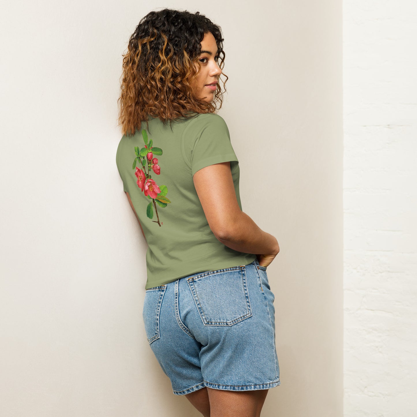 Chinese quince Women’s high-waisted t-shirt