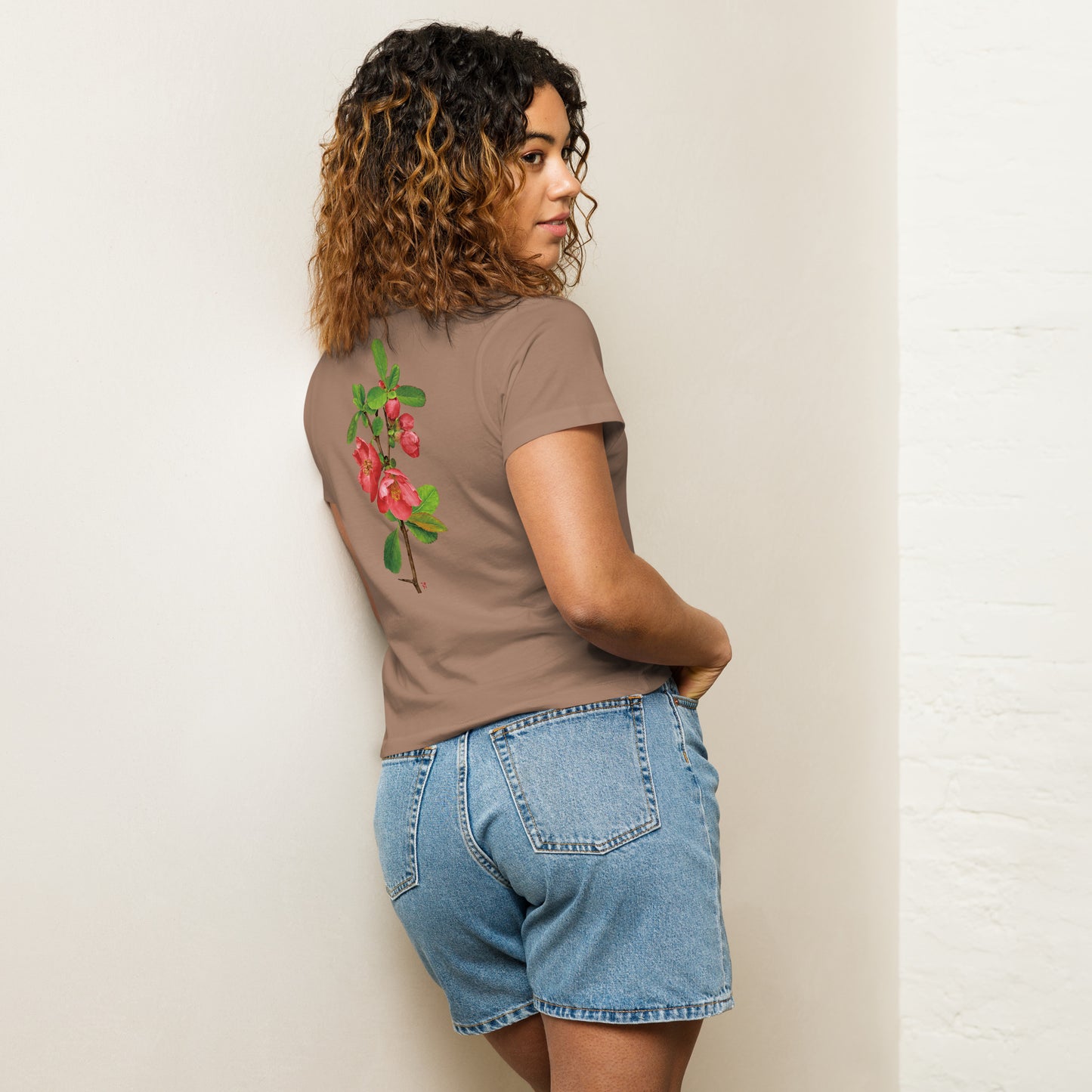 Chinese quince Women’s high-waisted t-shirt